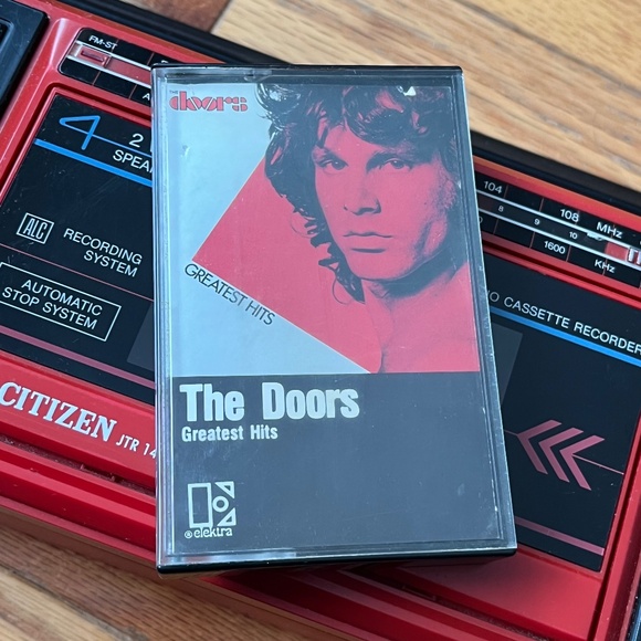 Vintage The Doors Greatest Hits Cassette Tape - Picture 1 of 3